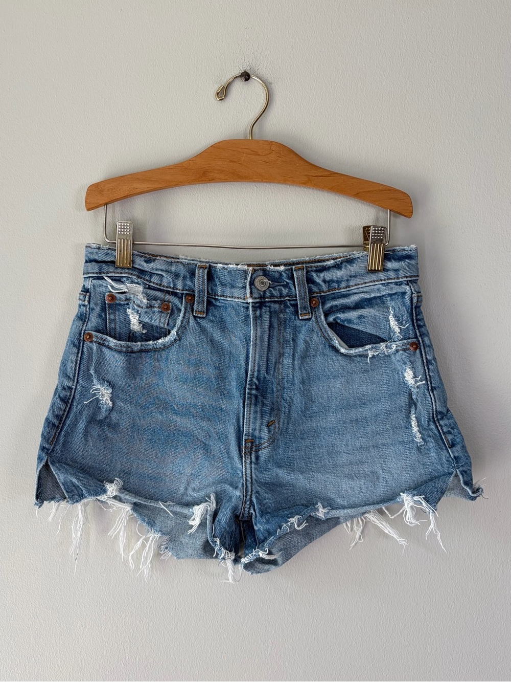 Abercrombie & Fitch High Rise ‘The Mom’ Jean Shorts